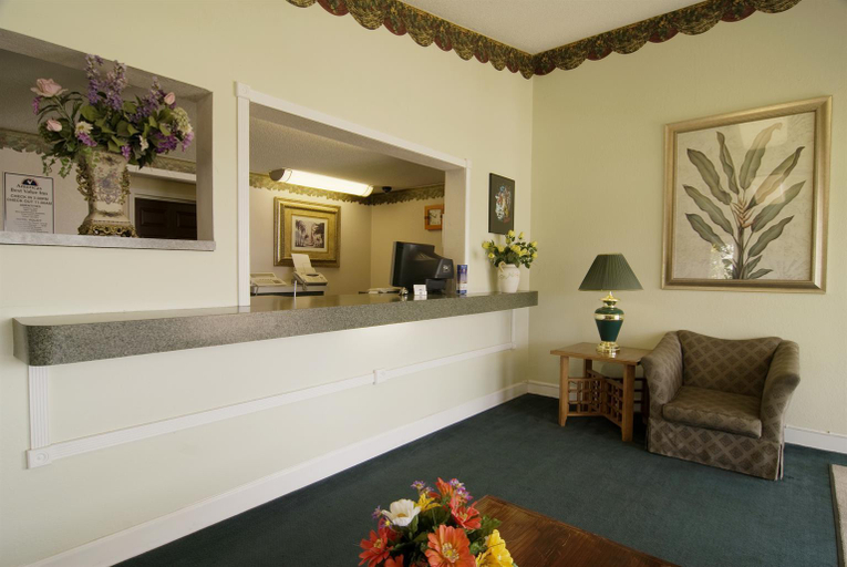 Public Area 2, 712 INN, Horry
