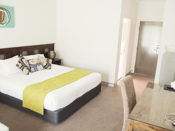 Bedroom 2, Alexandra Hills Hotel Suites & Conference Center, Alexandra Hills