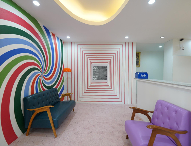Public Area 2, RoomQuest Hotel Pratunam, Ratchathewi