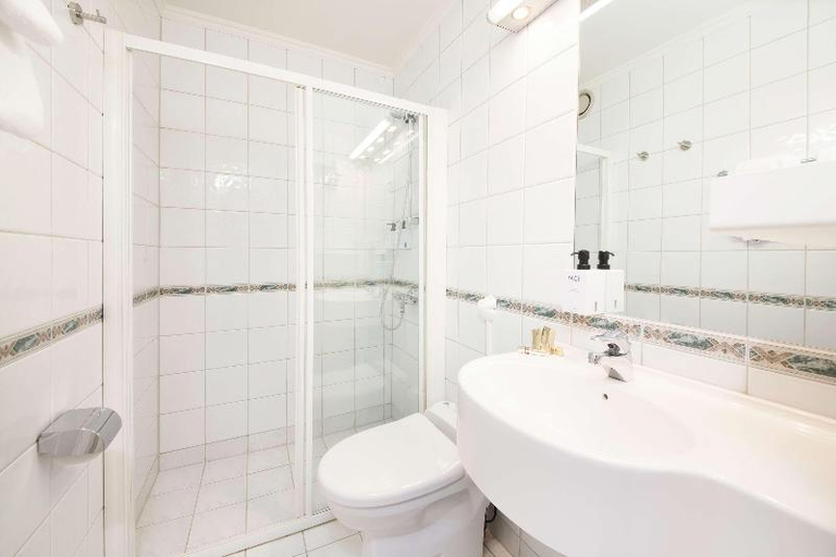 Bathroom 5, Havna Hotel & Sjøbad, Tjøme