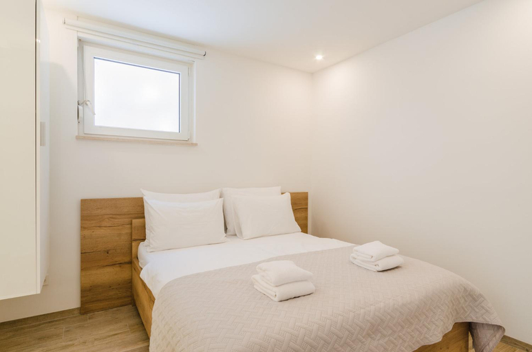 Bedroom 3, Palace Paulina 1B, Novi Vinodolski