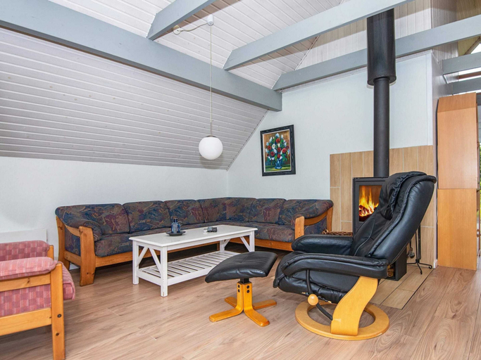 Others 3, 6 Person Holiday Home in Romo, Tønder