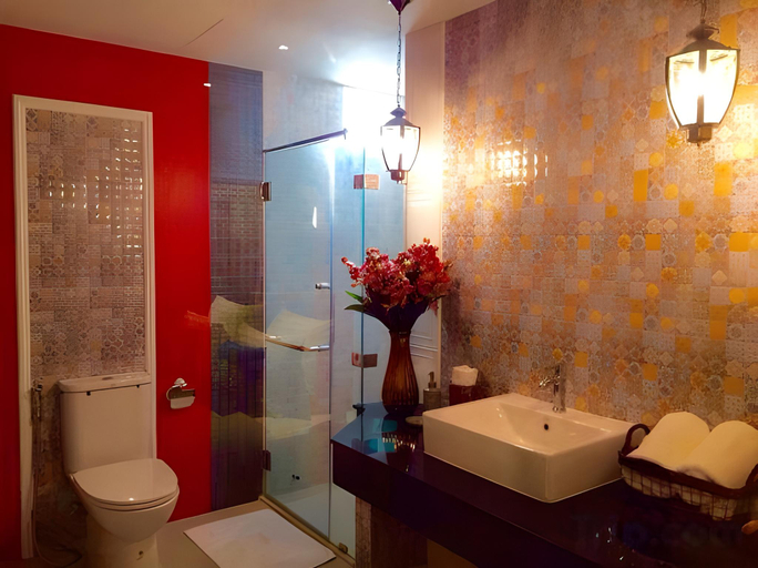 Bathroom 5, iChapter Hotel Suvarnabhumi, Bang Phli