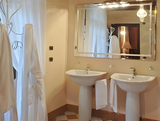 Bathroom 4, Hotel Torre di San Martino, Piacenza
