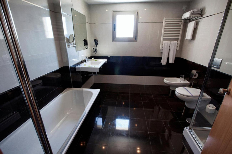 Bathroom 5, Allon Mediterrania, Alicante