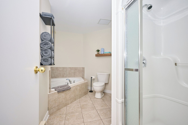 Room 3, Nine Vines Hotel, Niagara