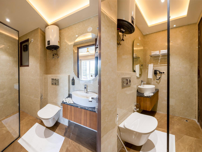 Bathroom 5, Saltstayz Premier - Sector 50 & Golf Course Ext Road, Gurgaon
