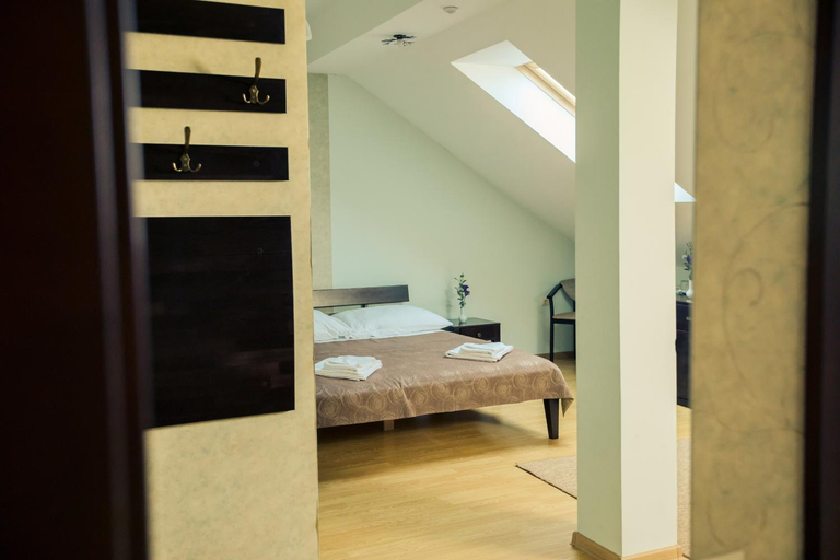 Bedroom 2, Premiere Hotel, Khusts'kyi