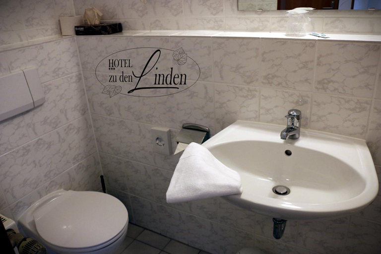 Bathroom 4, Hotel zu den Linden, Rhein-Sieg-Kreis