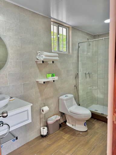 Bathroom 3, Hotel Candy Rose, Portobelo
