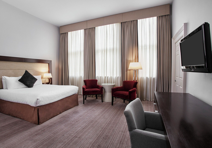 Bedroom 2, Leonardo Hotel Cardiff, Cardiff