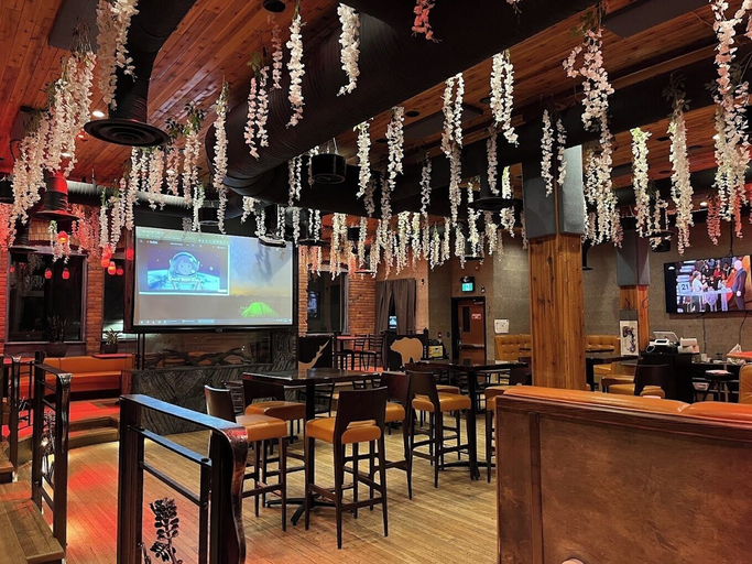 Food & Drinks 5, Savoy Hotel, Central Kootenay