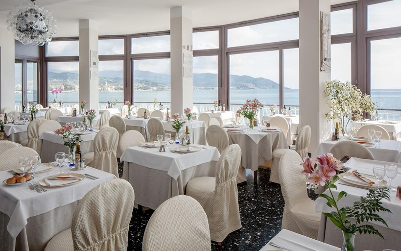 Food & Drinks 5, Arc en Ciel Hotel, Imperia