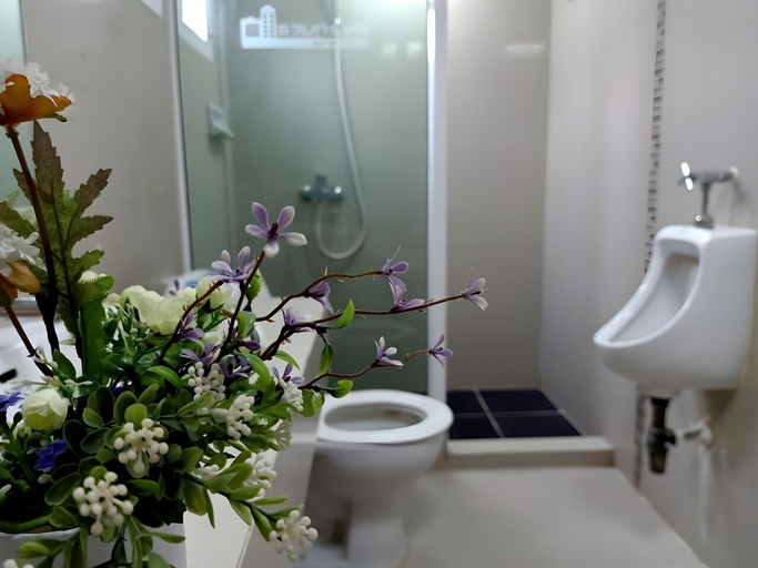 Bathroom 3, Ruamsab 1, Huai Kwang