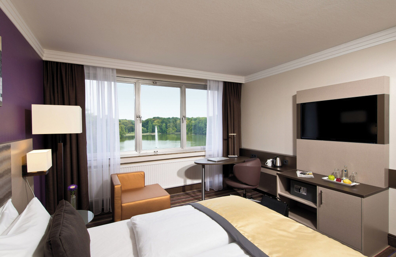 Bedroom 3, Leonardo Royal Hotel Köln - Am Stadtwald, Köln
