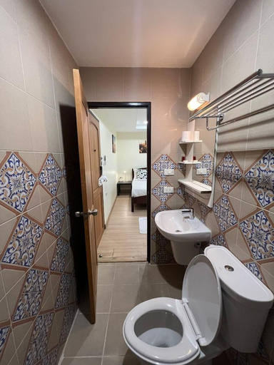 Bathroom 4, iCheck inn Sukhumvit 22, Khlong Toey