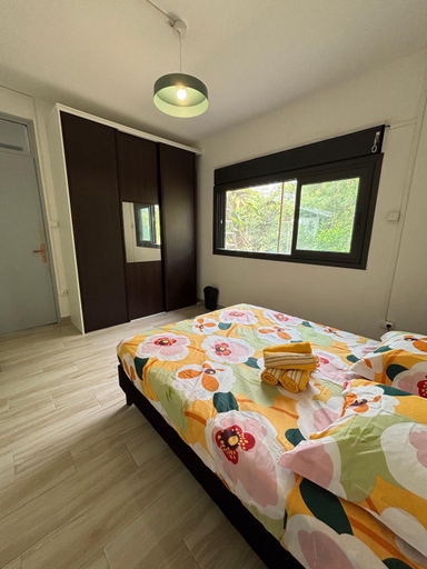 Others 5, Chambre calme 7 min aeroport Parking prive Arrivee autonome, Saint-Denis