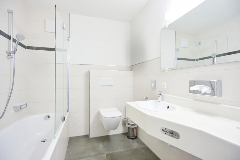 Bathroom 4, Hotel Restaurant Adler, Ostalbkreis