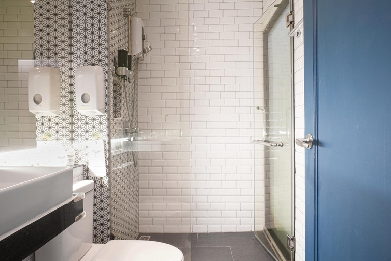Bathroom 5, Marwin Space Hotel, Ratchathewi