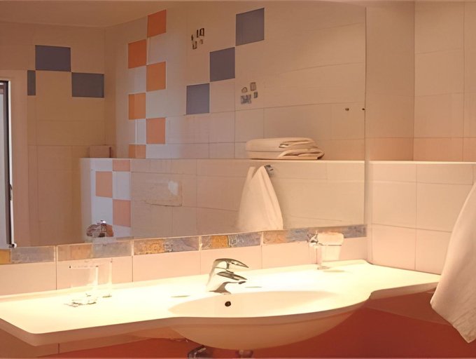 Bathroom 5, Koral, Varna