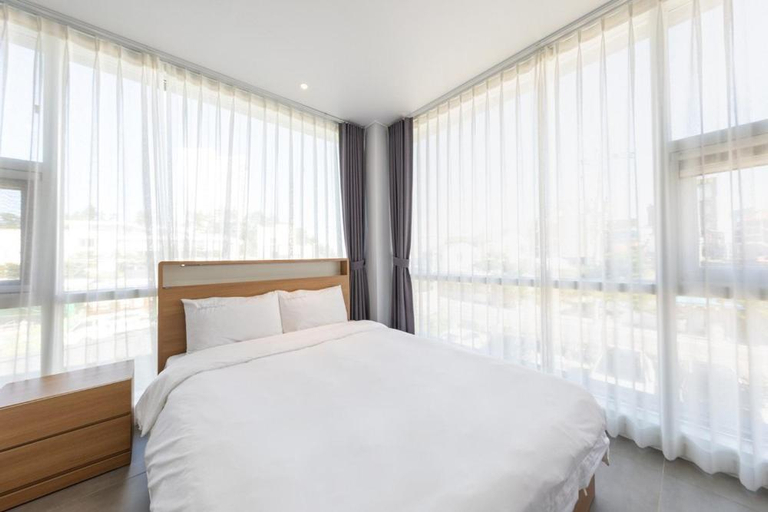 Bedroom 5, Gangneung Gyeongpodae Villa, Gangneung