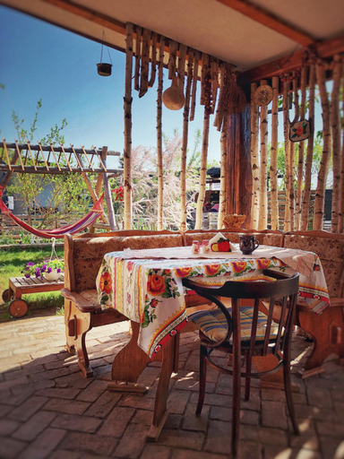 Food & Drinks 3, Cuibul de la Mare, Corbu