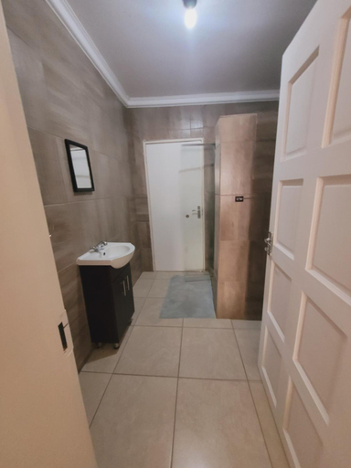 Bathroom 3, Vivo Lodge, Capricorn