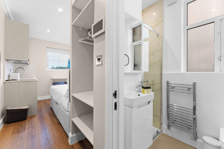 Room 3, Grove Heights Notting Hill, London