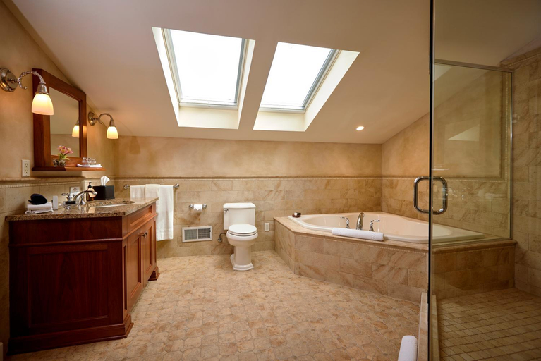 Bathroom 3, Mansion Hill Inn, Dane