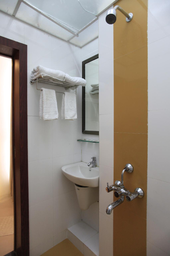 Bathroom 4, Hotel Sai Mahal, Ahmadnagar