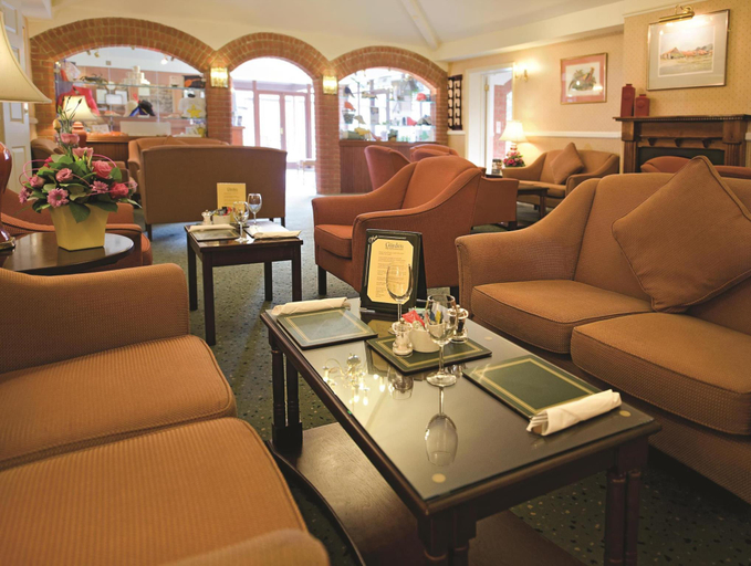 Public Area, Knights Hill Hotel & Spa, Cambridgeshire