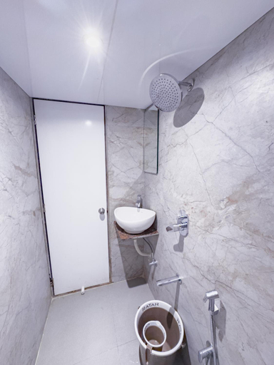 Bathroom 5, HOTEL WINTON, Mumbai Suburban