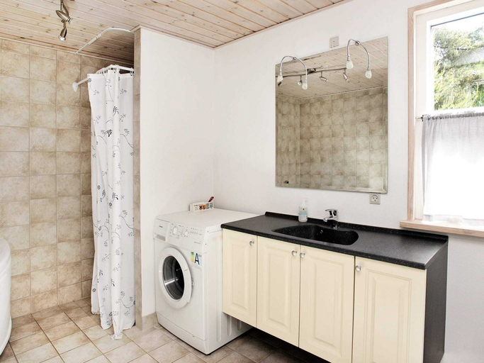 Bathroom 3, 4 Star Holiday Home in Albaek, Frederikshavn