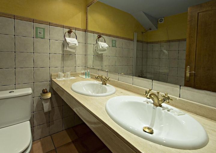 Bathroom 4, Hotel La Coma, Girona