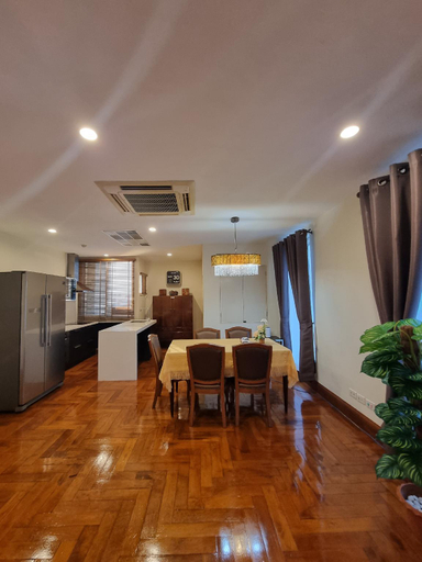 Others 4, Sukhumvit Apartments, Khlong Toey