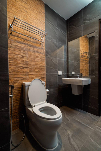Bathroom 4, Terminal 58, Phuket Island