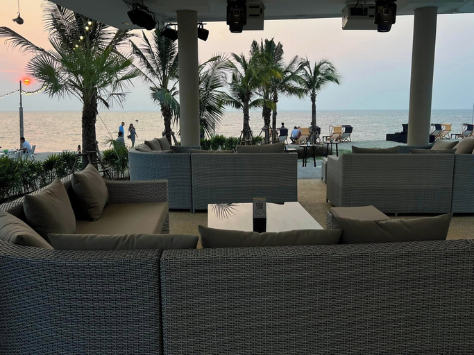 Food & Drinks 4, Atlantis Manor, Muang Chon Buri
