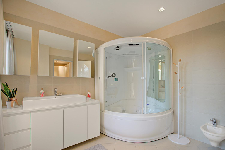 Bathroom 2, Les Suites di Sara 3 and 5 - Happy Rentals, Trento