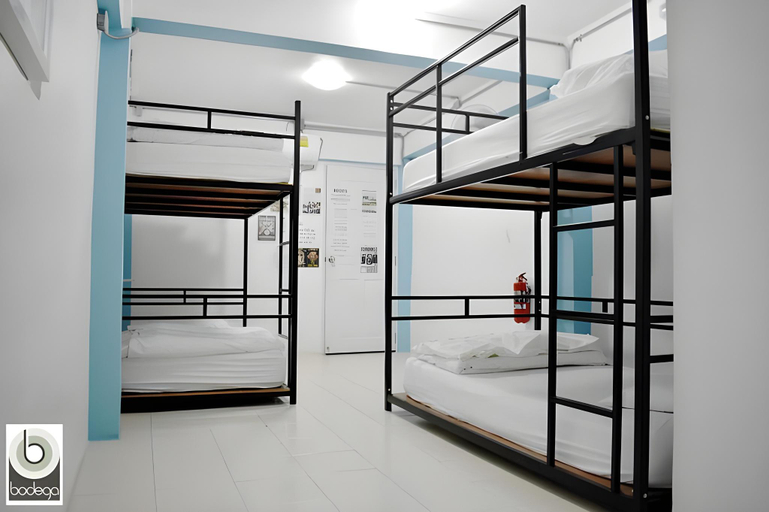 Bedroom 5, Bodega Soi 23 Bangkok, Wattana