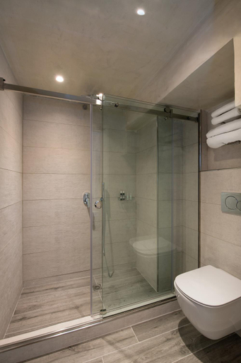 Bathroom 3, Hotel Thireas, South Aegean