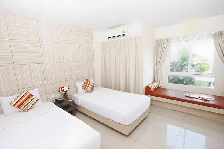 Bedroom 3, Leenova Hotel, Prawet