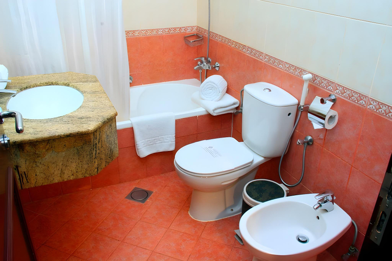 Bathroom 5, Emirates Stars Hotel Apartments Sharjah, Sharjah City