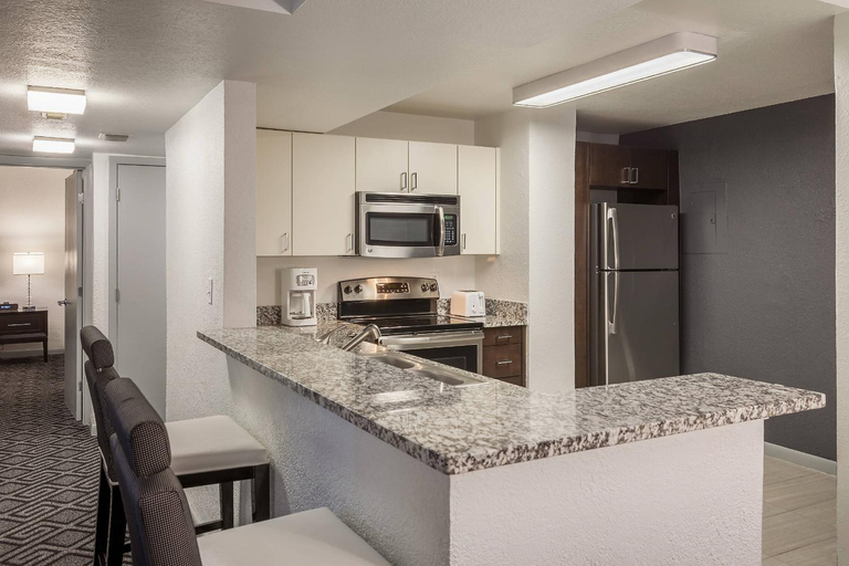 Others 5, Solara Surfside, Miami-Dade