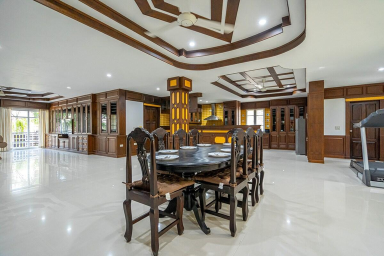 Food & Drinks 5, New 3 Bedroom Apartment on Nanai Road Patong, Pulau Phuket