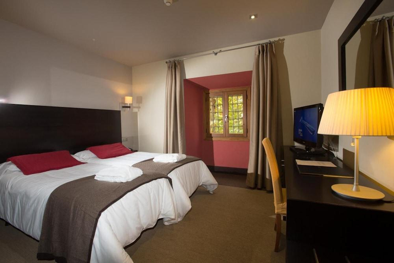 Bedroom 2, Hotel Monasterio Benedictino., Zaragoza