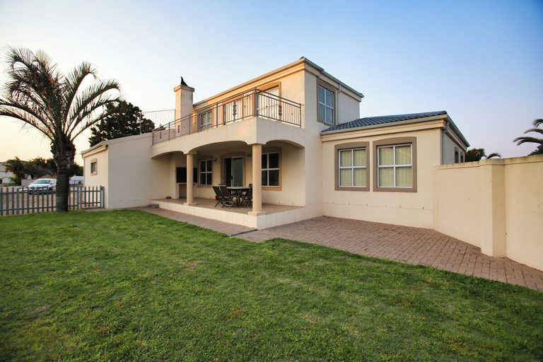 Exterior & Views 2, Fairway 2, Langebaan 6-sleeper, West Coast