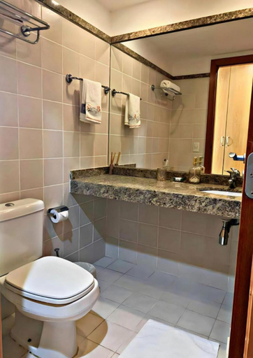 Bathroom 3, Flat aconchegante 5 andar, Brasília