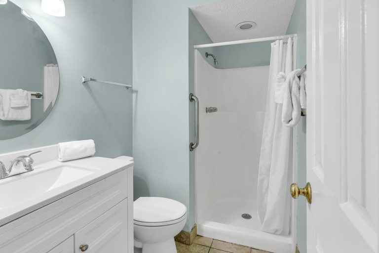 Bathroom 3, A Place at the Beach - Windy Hill, Horry