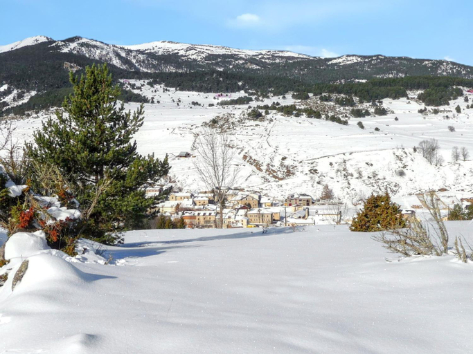 Exterior & Views 4, Appartement charmant avec vue sur lac et montagne – 75 m², Pyrénées-Orientales