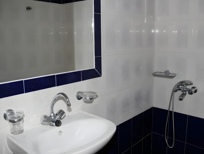 Bathroom 3, Hotel Alexandra, Attica